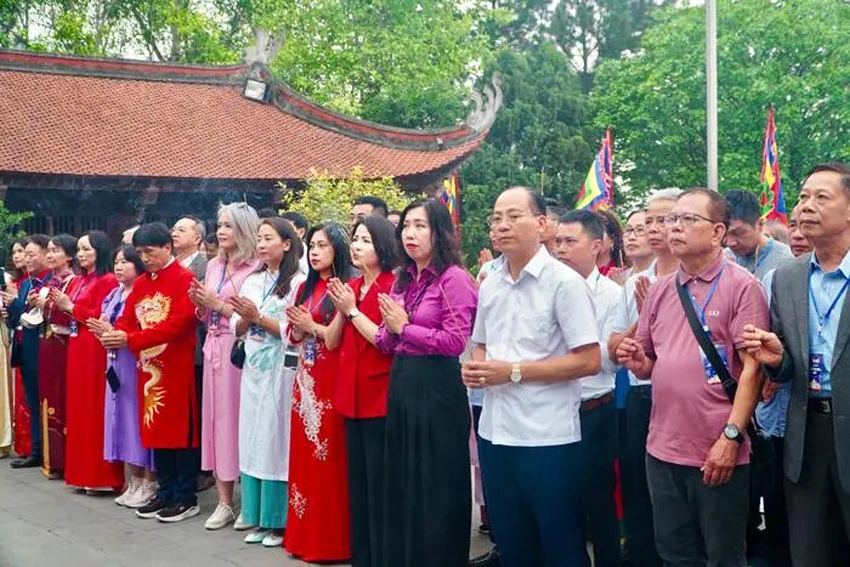 Vietnamese expatriates from over 20 countries commemorate Hung Kings